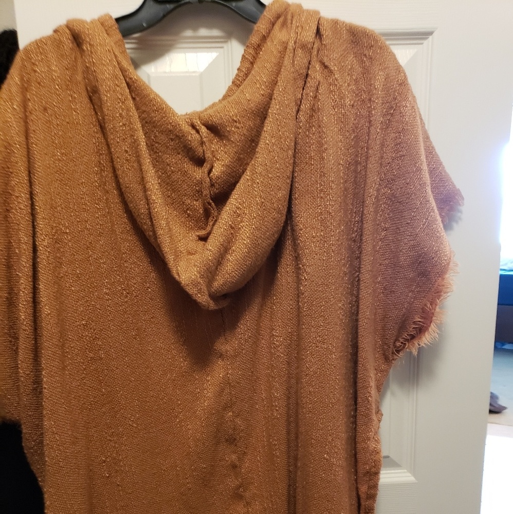 Poncho - Picture 2 of 3